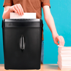 Destruidora de Papel Q-Connect KF17970 Partículas – Uso Pessoal / Cesto 14 Litros